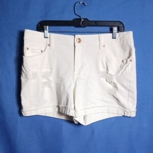 Time and Tru White Distressed Shorts Size 14 Mid Rise Relaxed Fit NWT